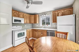 21 Grove St, Shelton, CT 06484 - Photo 9