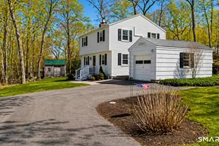 27 Brewster Dr, Ledyard, CT 06335 - Photo 3