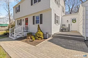 27 Brewster Dr, Ledyard, CT 06335 - Photo 5