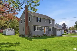 32 Meadowgate St, Wethersfield, CT 06109 - Photo 3