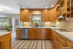 96 Farmingberry Dr, Southington, CT 06489 - Photo 7
