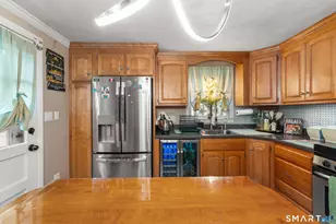 7 Plainfield Dr, Waterbury, CT 06708 - Photo 9