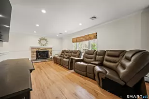 40 Winthrop Pl, Monroe, CT 06468 - Photo 3