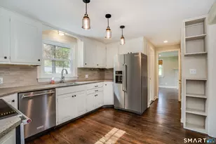 25 Meadow Farms Rd, West Hartford, CT 06107 - Photo 5
