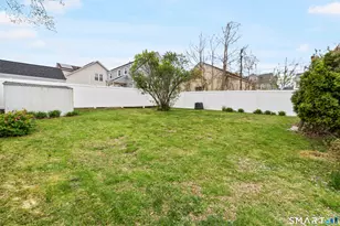 381 Quaker Ln S, West Hartford, CT 06119 - Photo 31