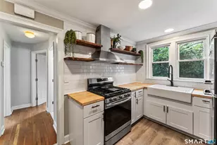 6 Prospect Dr, Newtown, CT 06470 - Photo 9