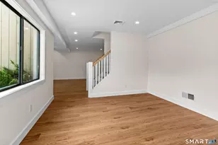 564 Pequot Ln, Stratford, CT 06614 - Photo 5