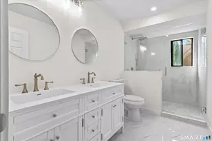 564 Pequot Ln, Stratford, CT 06614 - Photo 11