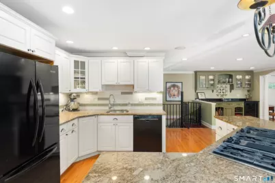 179 Lawrence Road, Fairfield, CT 06824 - Photo 9