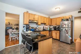 20 Outlook Ave, West Hartford, CT 06119 - Photo 11