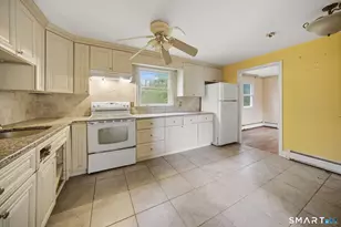 218 Woodland Ave, Bloomfield, CT 06002 - Photo 5