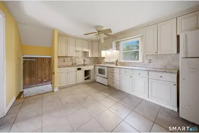 218 Woodland Avenue, Bloomfield, CT 06002 - Photo 3