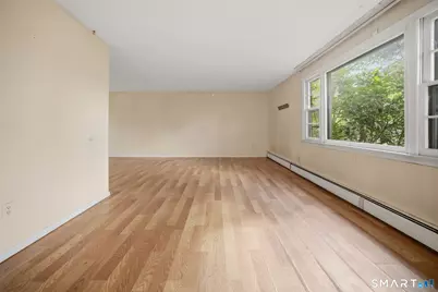 218 Woodland Avenue, Bloomfield, CT 06002 - Photo 9
