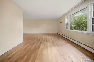 218 Woodland Ave, Bloomfield, CT 06002 - Photo 9