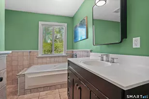 25 Oxford St, Bethel, CT 06801 - Photo 17