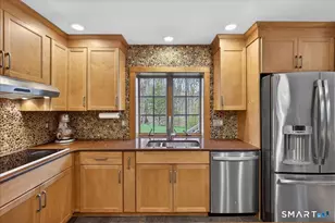 24 Country Way, Wallingford, CT 06492 - Photo 7