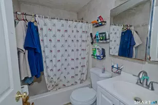 21 Lownds Dr, Windsor Locks, CT 06096 - Photo 19