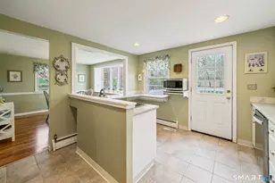 34 Lynn Dr, Monroe, CT 06468 - Photo 13