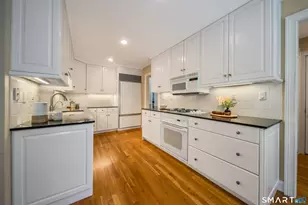 5 Boxwood Cir, Avon, CT 06001 - Photo 7