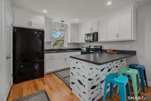 12 Sander St, New London, CT 06320 - Photo 7