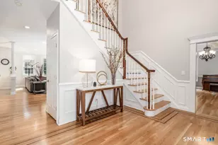 8 Rock Ridge Ct, New Fairfield, CT 06812 - Photo 5
