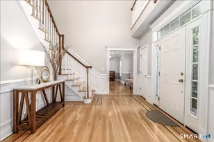 8 Rock Ridge Ct, New Fairfield, CT 06812 - Photo 5