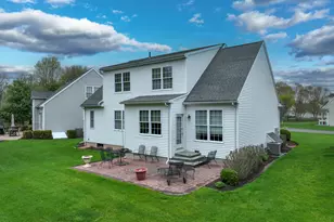 53 Phillips Farm Rd, East Hartford, CT 06118 - Photo 3