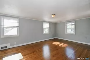 35 Sequin St, Hartford, CT 06106 - Photo 9