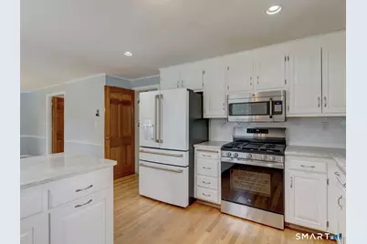 62 Butternut Circle, Wethersfield, CT 06109 - Photo 3
