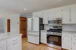 62 Butternut Cir, Wethersfield, CT 06109 - Photo 3