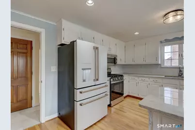 62 Butternut Circle, Wethersfield, CT 06109 - Photo 5