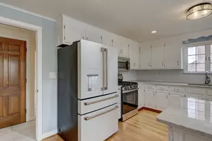 62 Butternut Cir, Wethersfield, CT 06109 - Photo 5