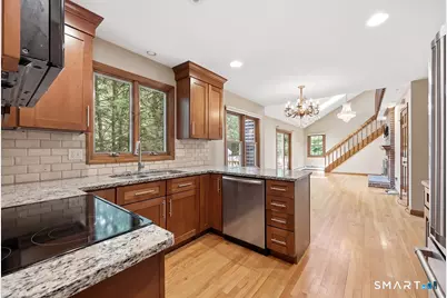 28 Green Woods Lane, Farmington, CT 06085 - Photo 17