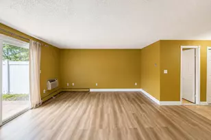 50 Wakefield Cir, East Hartford, CT 06118 - Photo 9