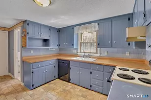 40 Wapping Wood Rd, Ellington, CT 06029 - Photo 3