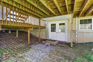 11 Cottage Ln, East Lyme, CT 06357 - Photo 25