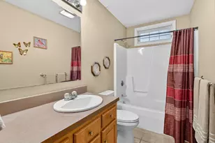 11 Cottage Ln, East Lyme, CT 06357 - Photo 21