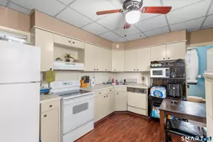 72 New Haven Ave, Waterbury, CT 06708 - Photo 9