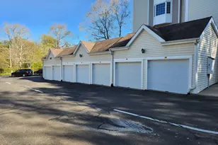 1 King Philip Dr, West Hartford, CT 06117 - Photo 21
