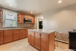 34 Queen St, Meriden, CT 06451 - Photo 7