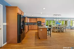 960 Thorpe Ave, Meriden, CT 06450 - Photo 7