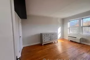 134 Woodside Green St, Stamford, CT 06840 - Photo 17
