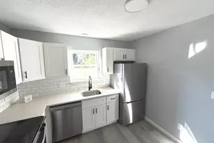 226 Laurel St, East Haven, CT 06512 - Photo 1