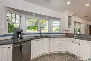 34 Skyline Dr, Brookfield, CT 06804 - Photo 9