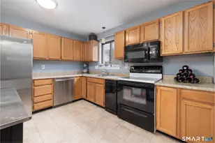 550 Darling St, Southington, CT 06489 - Photo 7