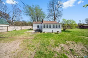 136 Cottage Rd, Enfield, CT 06082 - Photo 3