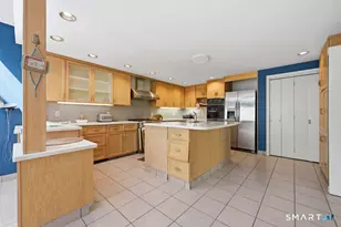 54 Kenmore Rd, Bloomfield, CT 06002 - Photo 9