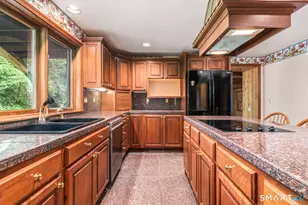 102 Drown Rd, Pomfret, CT 06259 - Photo 11