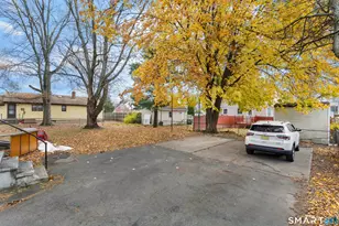 5 Clover Hill Ave, Bridgeport, CT 06606 - Photo 3
