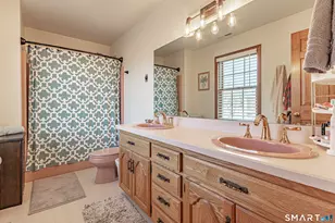 33 Country Club Woods Cir, Waterbury, CT 06708 - Photo 25